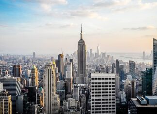 Co w Karmię chrupie Empire? Co w Karmię chrupie Empire?